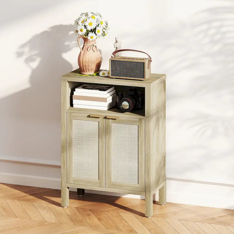 Buffet noir avec portes effet rotin et étagère réglable
