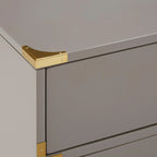 Coiffeuse à six tiroirs décorée d'or