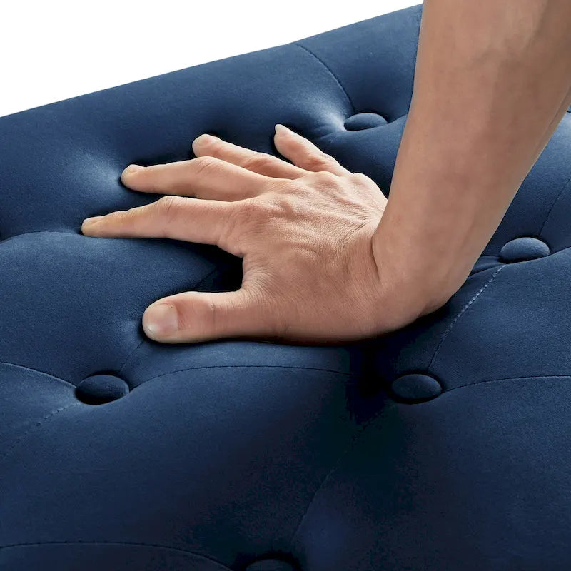 Banc de rangement capitonné en velours avec accoudoirs et garniture cloutée