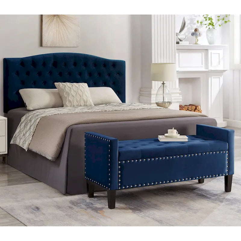 Banc de rangement capitonné en velours avec accoudoirs et garniture cloutée
